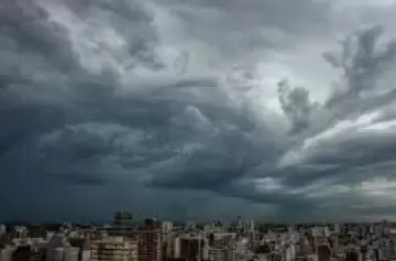 Alerta máxima: clima en Mendoza con riesgo de tormentas, granizo y récord de lluvias