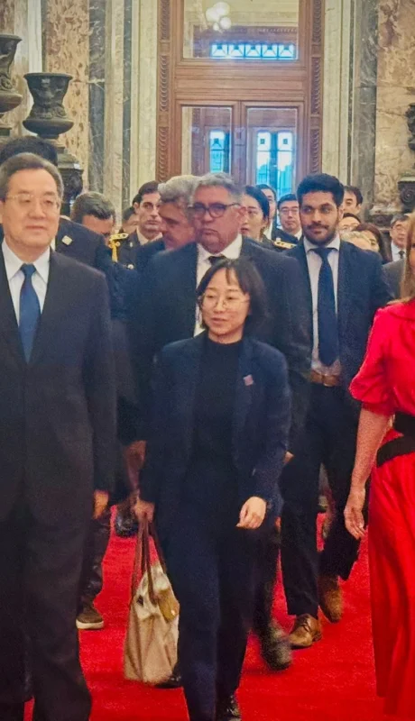 China y Uruguay reafirman lazos comerciales