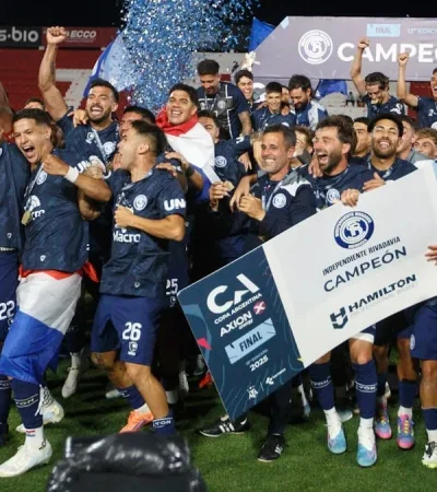 Histórico momento del fútbol mendocino.