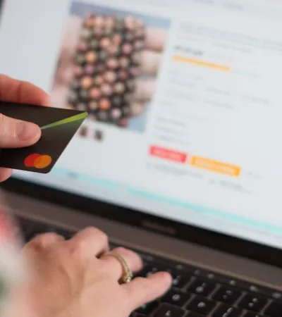 La adopción tecnológica de los mayores de 65 redefine el perfil del comprador online en Argentina.