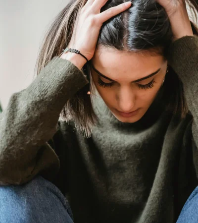 Detrás de cada dolor de cabeza intenso, puede esconderse un hábito alimenticio cotidiano.