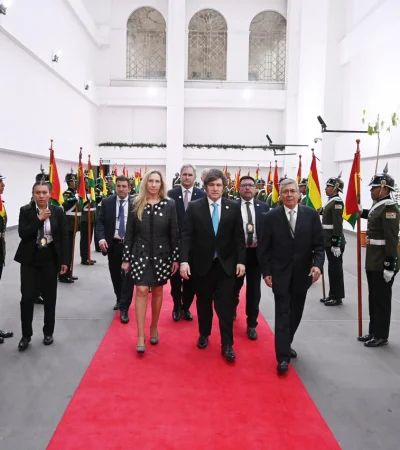 El presidente Javier Milei en Bolivia en la asunción de Rodrigo Paz Pereira/ Fuente: Presidencia