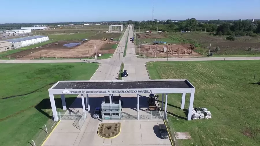 Mendoza está al frente la instalación de parques industriales