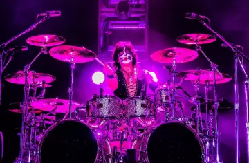 El regreso de KISS: tocarán sin maquillaje, con Eric Singer y homenajeando a Ace Frehley