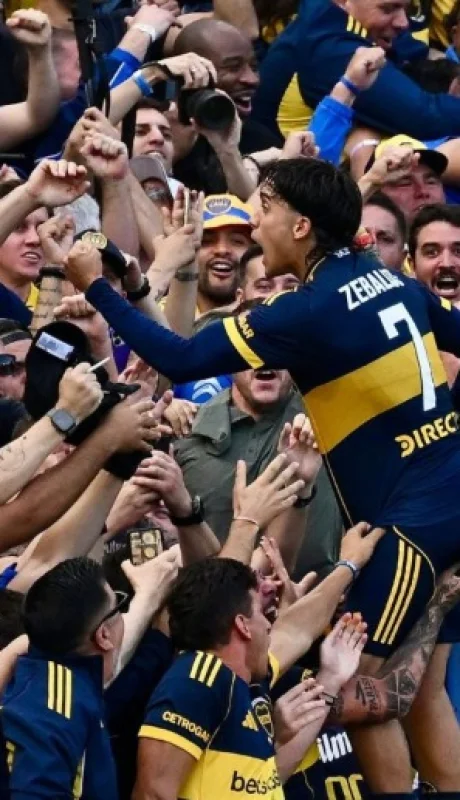 Zeballos celebrando su gol ante River/ Fuente: X