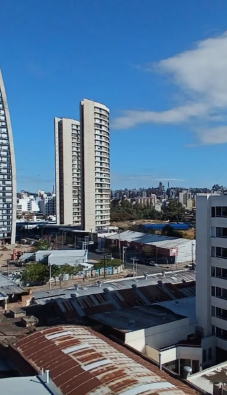 El barrio General Paz es un sector antiguo y residencial que ha sido modernizado, mezclando arquitectura clásica con nuevas construcciones.