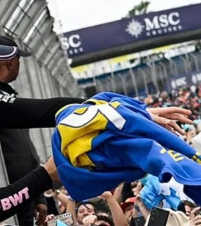 Colapinto y la camiseta de Boca, unidos en Brasil.