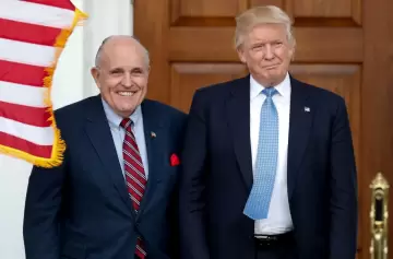 Trump indultó a Rudolph Giuliani y a Mark Meadows, acusados de intentar anular las elecciones de 2020