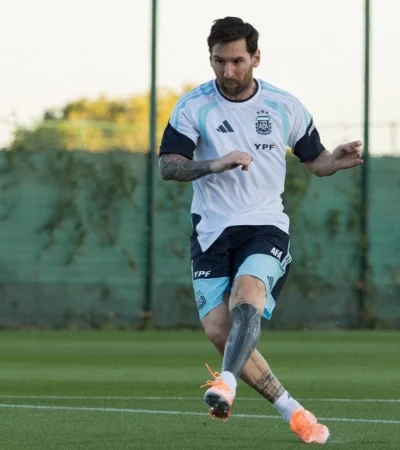 La Selección Argentina entrenó a puertas abiertas en España.