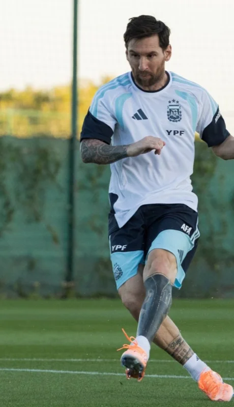 La Selección Argentina entrenó a puertas abiertas en España.