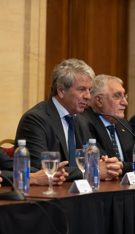 El titular de ARCA junto a directivos de la CAME