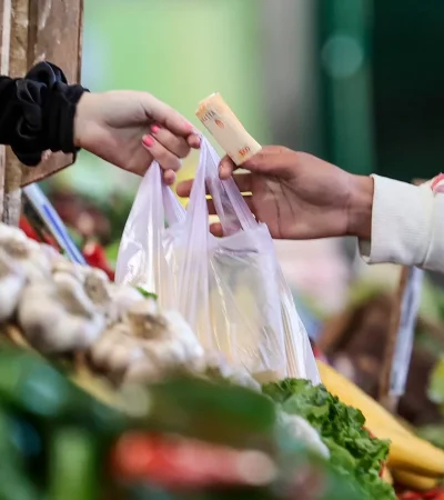 Los alimentos siguen en suba