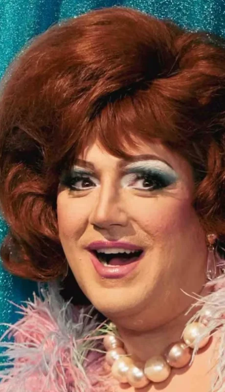 Durante los últimos meses, el pastelero se sumergió en una intensa preparación artística que incluyó entrenamiento en actuación, canto y baile.