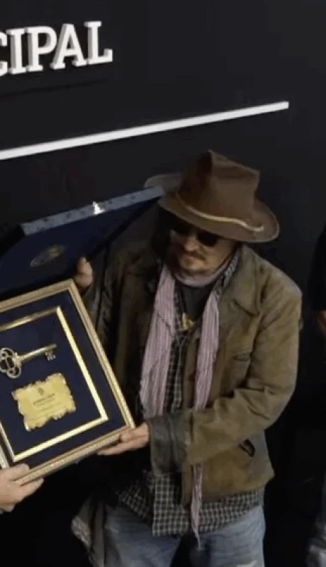 Jhonny Depp fue declarado Ciudadano Ilustre de La Plata.