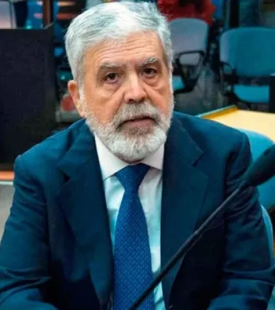 El Tribunal Oral Federal 4 (TOF 4), desestimó este miércoles el planteo que buscaba que De Vido cumpliera en su casa la pena.