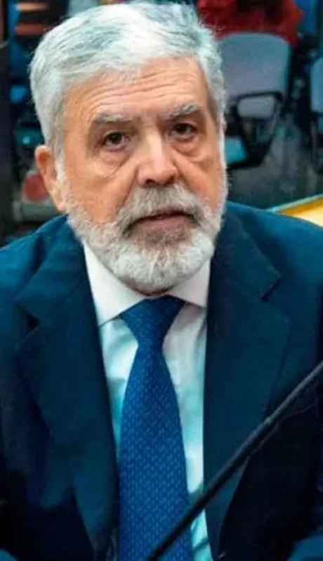 El Tribunal Oral Federal 4 (TOF 4), desestimó este miércoles el planteo que buscaba que De Vido cumpliera en su casa la pena.