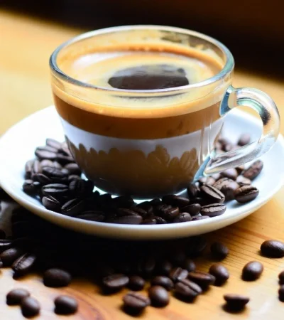 Cafés de diferentes marcas fueron prohibidas por Anmat/ Fuente: IA