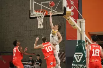 Comunicaciones le robó el triunfo a Huracán Las Heras en el Polimeni