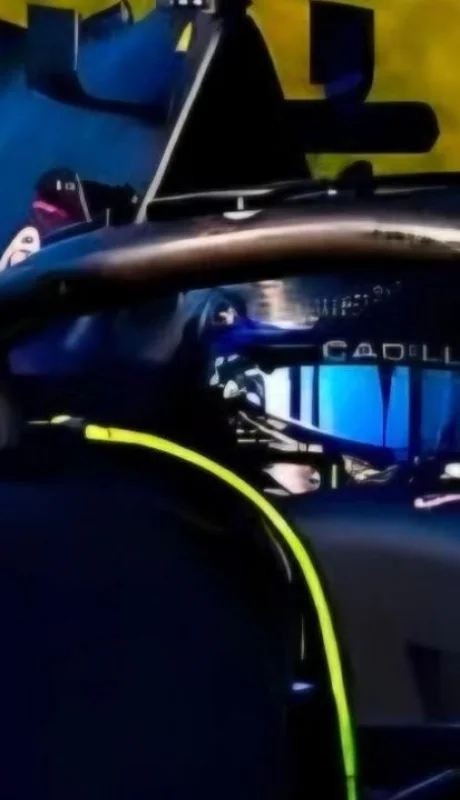 Checo Pérez giró en un Ferrari totalmente negro.