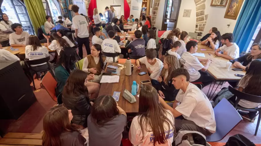 El objetivo fue que los jóvenes desarrollen una mirada crítica.