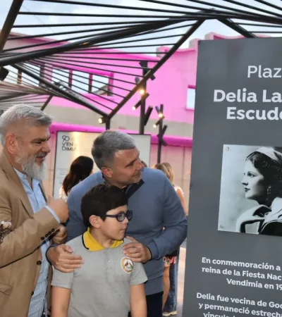 Una plaza lleva el nombre de la primera reina de la Vendimia.