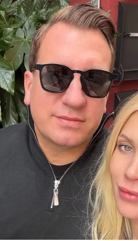 La pareja se conoció en Milán y lleva aproximadamente diez años juntos.