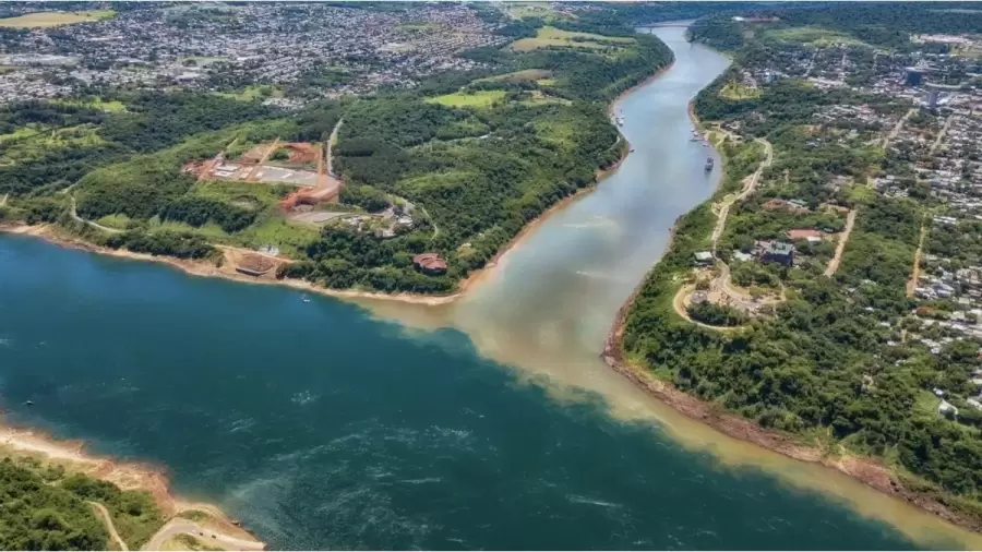 La Hidrovía Paraná-Paraguay,