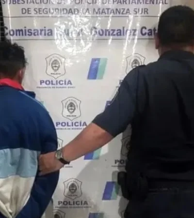 El presunto asesino al momento de ser detenidos/ Fuente: X
