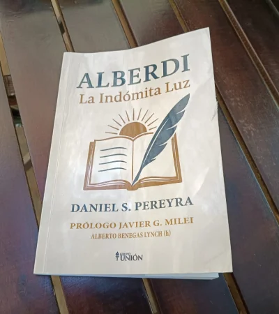 Daniel Pereira presenta su libro "Alberdi, la Indómita Luz"
