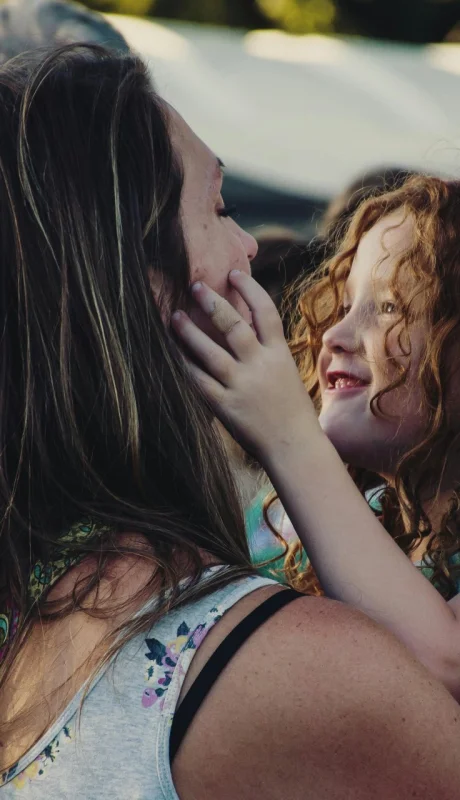 La carga materna en tiempos de cambio.