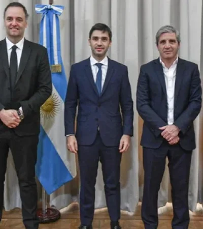 Caputo, Santilli y Adorni con Ignacio Torres y el presidente de la Cámara de Exploración y Producción de Hidrocarburos, Carlos Ormachea