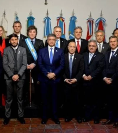 Javier Milei junto a gobernadores.