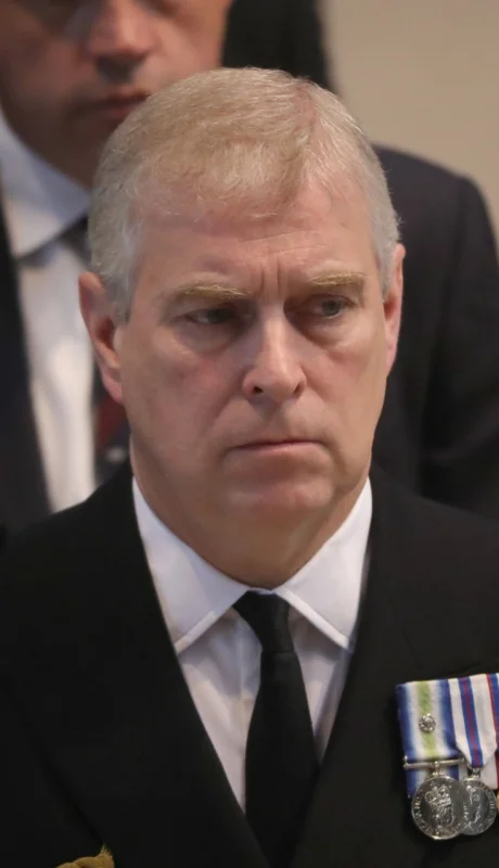 Un veterano de Malvinas despojado de sus honores. El ministerio de Defensa confirmó la retirada de las placas militares por orden del Rey Carlos.