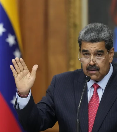 Maduro profesa un discurso más pacífico e insiste que su país busca curar el cáncer y no crear bombas atómicas.