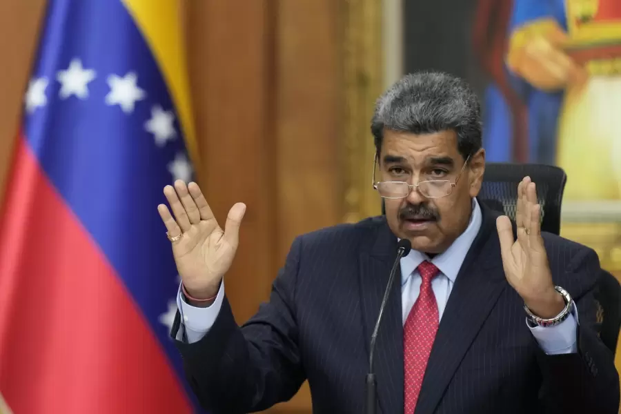 Maduro profesa un discurso más pacífico e insiste que su país busca curar el cáncer y no crear bombas atómicas.