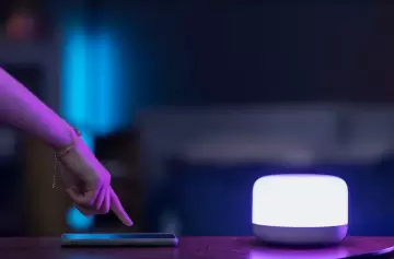 Luces inteligentes, mayor seguridad en el hogar: cómo conectar y configurar