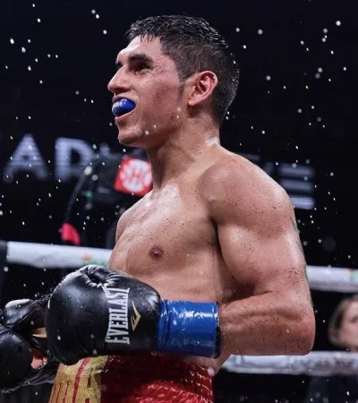 El Puma en acción. El sábado quiere hacer historia para el boxeo argentino