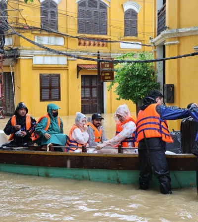 El costo de los desastres naturales en Vietnam asciende a 2.000 millones de dólares entre enero y octubre de este año.