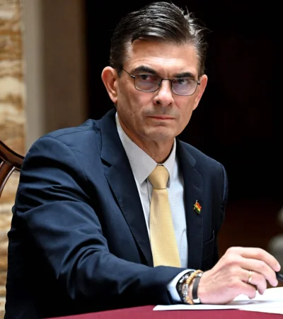 "El Ministerio de Justicia ha muerto y lo vamos a enterrar bien para que no vuelva el terrorismo de Estado", afirmó el mandatario.