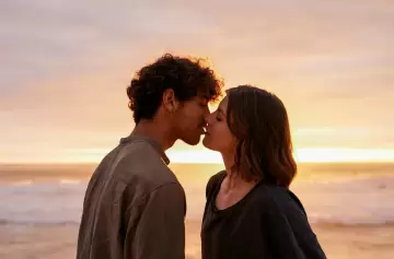 El origen del beso: millones de años de pasión que compartimos con los primates