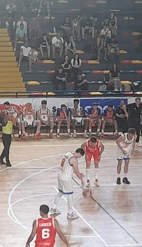 Lindo partido entre Huracán y Rivadavia.