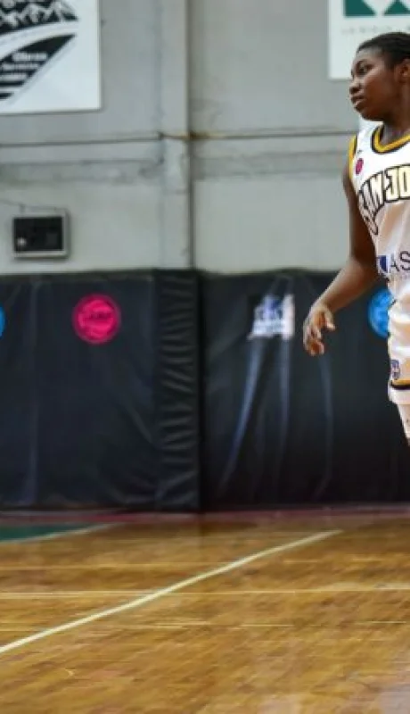 Gran triunfo de las Santas en La Rioja.