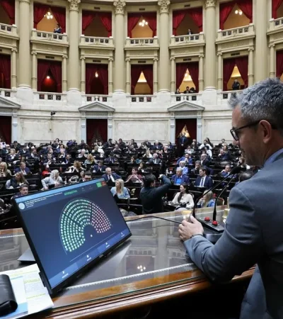 El recinto en plena actividad: el oficialismo deberá negociar con la oposición para conseguir los votos necesarios en las sesiones extraordinarias.