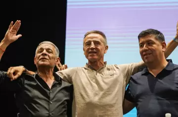 Pese al cambio de figuritas, sigue el rechazo de la CGT a la modernización laboral que Argentina grita