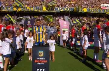 Gesto de bronca: El pasillo de honor de espaldas con el que Estudiantes protestó por el título de Rosario Central