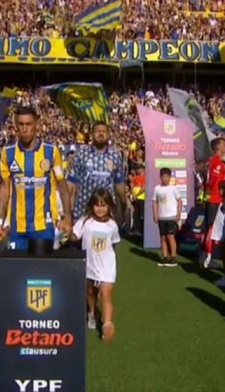 El polémico pasillo de Estudiantes a Rosario Central.