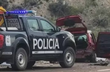 Tragedia en Alta Montaña: un choque frontal dejó un muerto y dos heridos graves