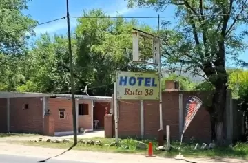 Una pareja fue encontrada sin vida en un hotel alojamiento: investigan un posible femicidio