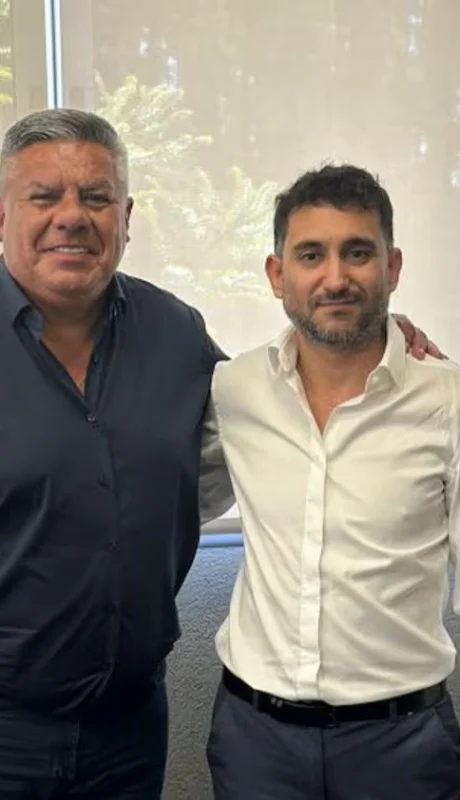 Chiqui Tapia y  Maximiliano Vallejo, dueño de Sur Finanzas.