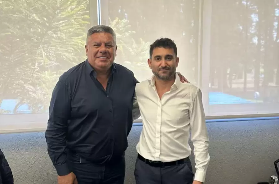 Chiqui Tapia y  Maximiliano Vallejo, dueño de Sur Finanzas.